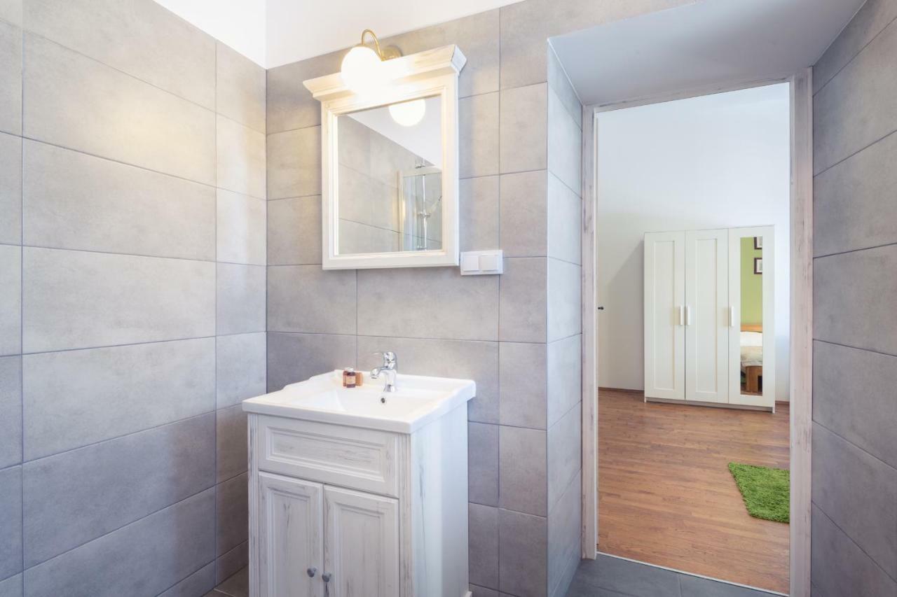 Dom Sapiehy Aparthotel Krakkó Kültér fotó