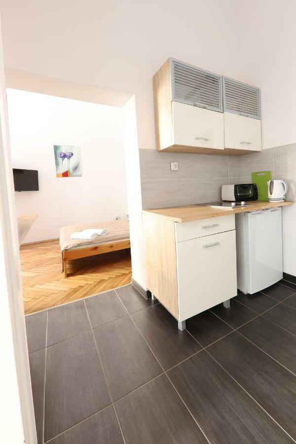 Dom Sapiehy Aparthotel Krakkó Kültér fotó