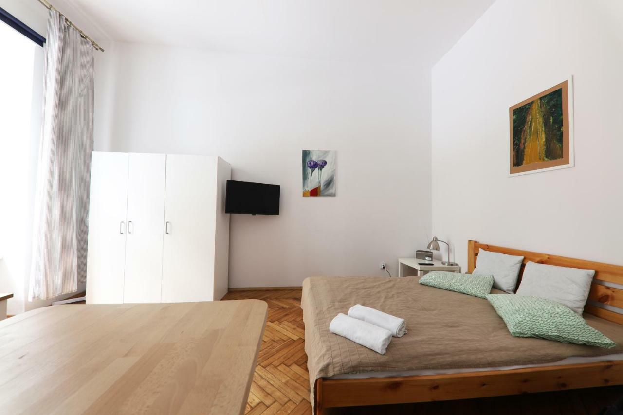 Dom Sapiehy Aparthotel Krakkó Kültér fotó